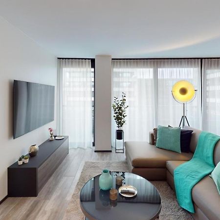 Spacious 1 Bedroom Apartment With Balcony Zurich Exterior photo